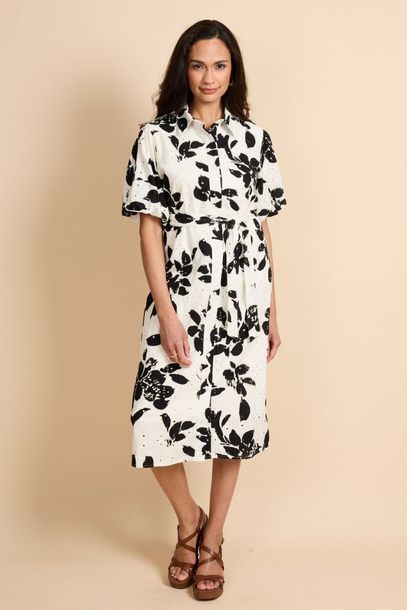 G-maxx Zophia Dress Offwhite/Black, offwhite jurk met zwarte contrastdetails